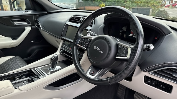 Used Jaguar F-Pace 2020 for sale - 76257941: Photo 22