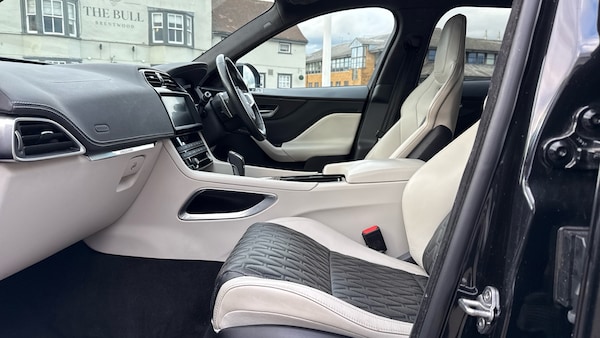 Used Jaguar F-Pace 2020 for sale - 76257941: Photo 3