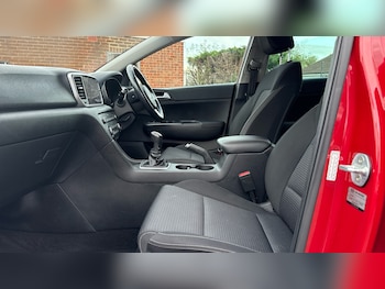 Used Kia Sportage 2021 for sale - 76570932: Photo