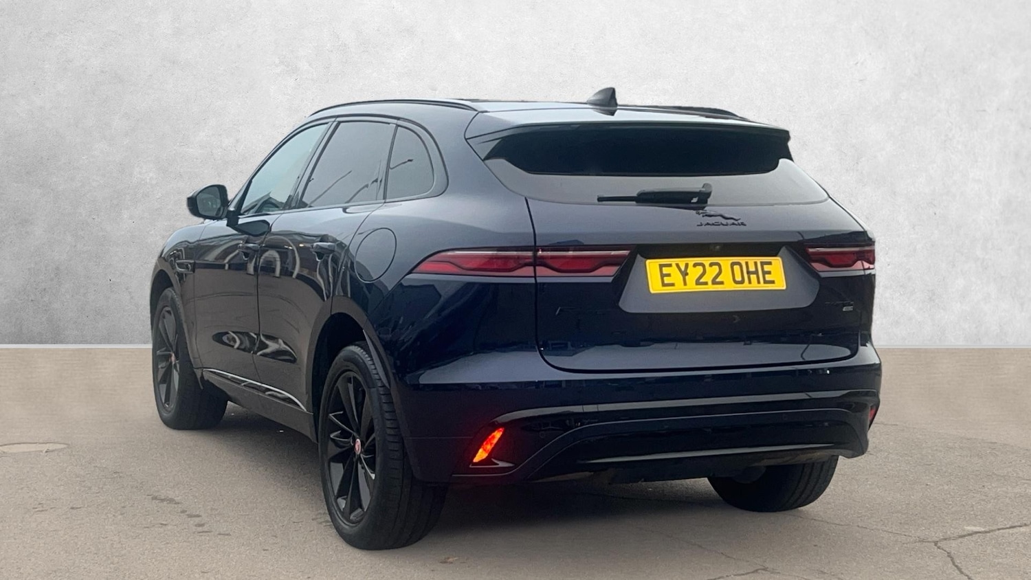 Used Jaguar F-Pace 2022 for sale - 76346907: Photo 2