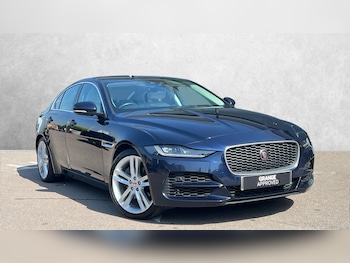 Used Jaguar XE 2020 for sale - 79010674: Photo