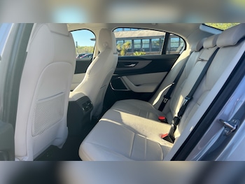 Used Jaguar XE 2020 for sale - 78402862: Photo