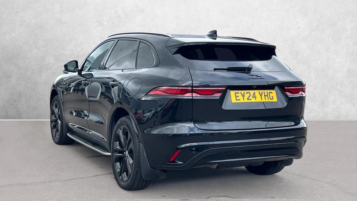 Used Jaguar F-Pace 2024 for sale - 78145928: Photo 2