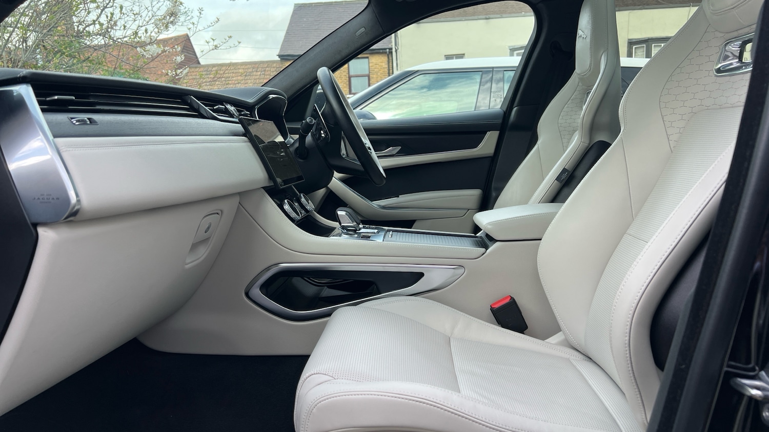 Used Jaguar F-Pace 2024 for sale - 78145928: Photo 3