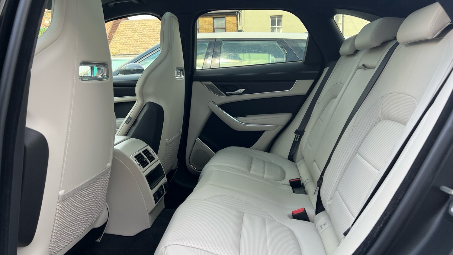 Used Jaguar F-Pace 2024 for sale - 78145928: Photo 4