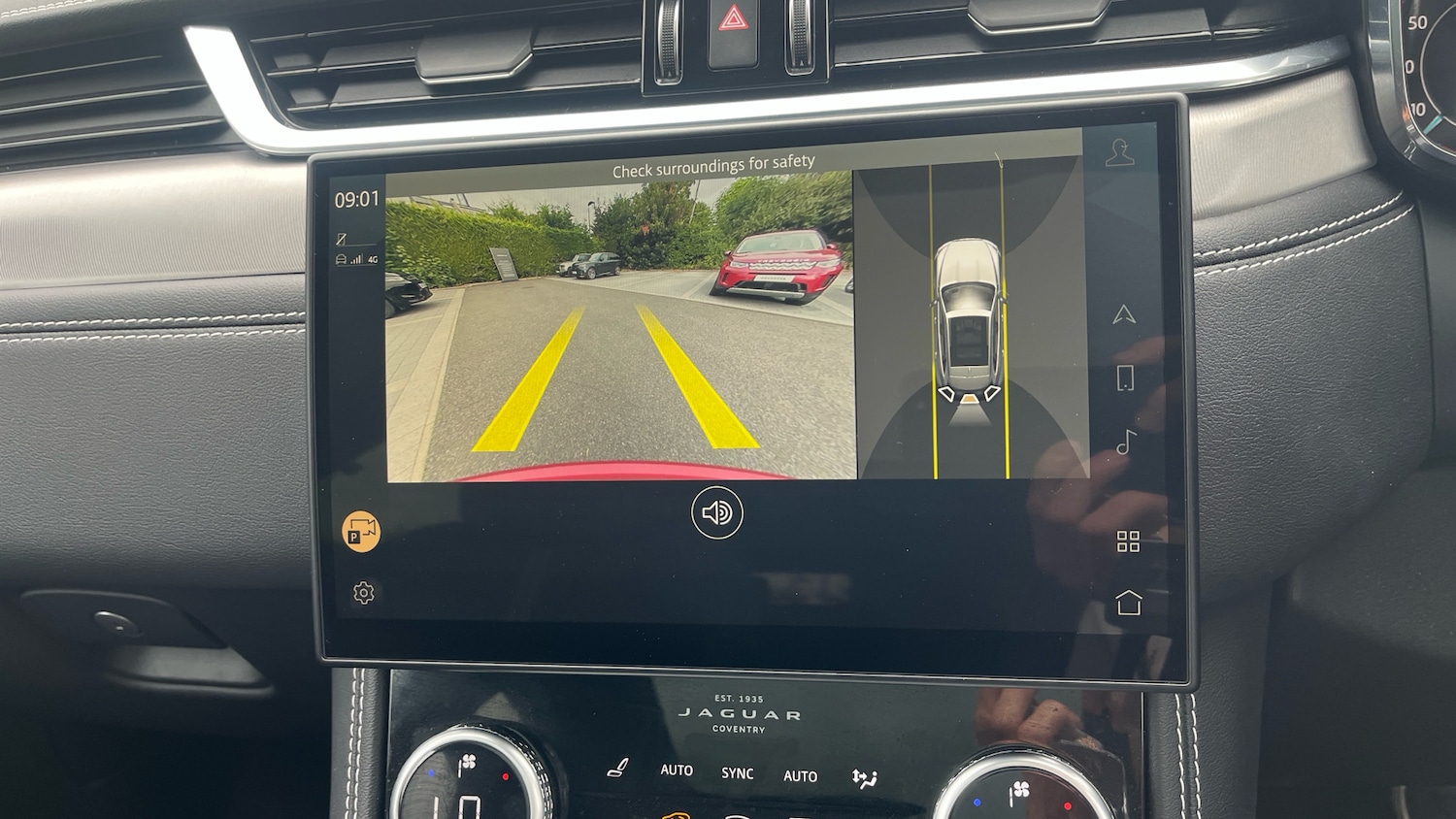 Used Jaguar F-Pace 2023 for sale - 76454977: Photo 12