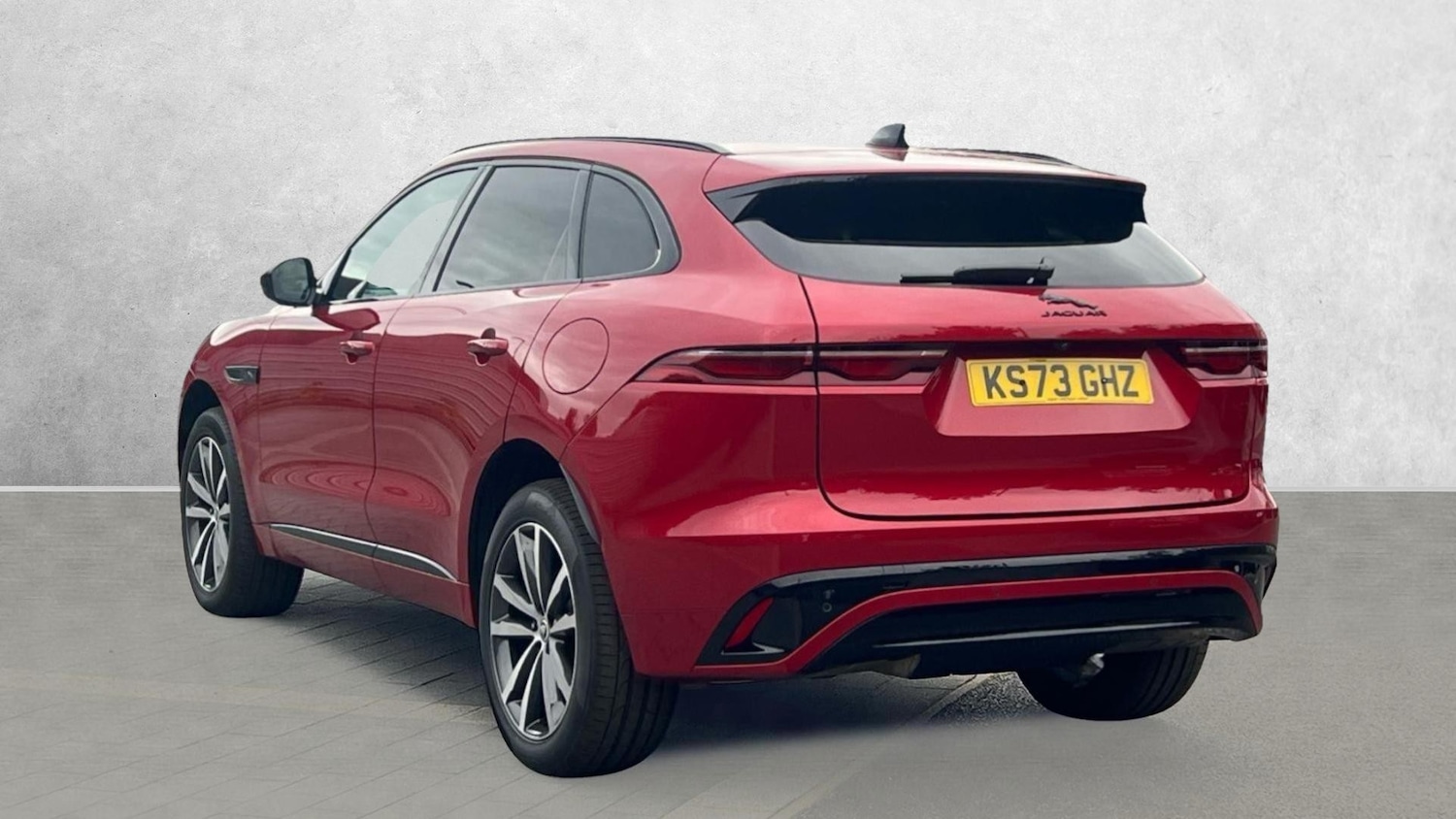 Used Jaguar F-Pace 2023 for sale - 76454977: Photo 2