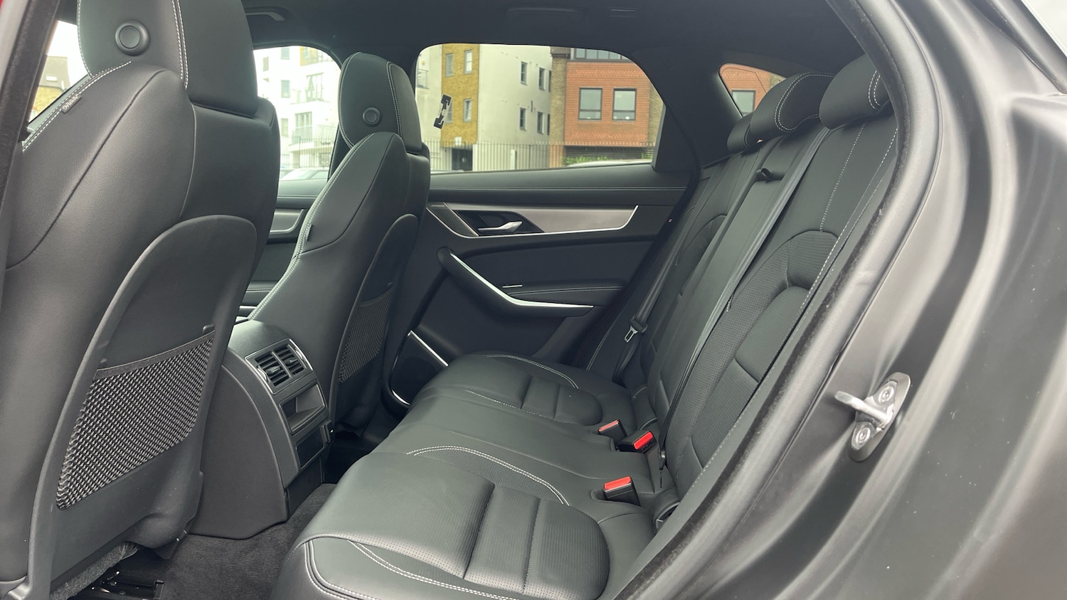 Used Jaguar F-Pace 2023 for sale - 76454977: Photo 4