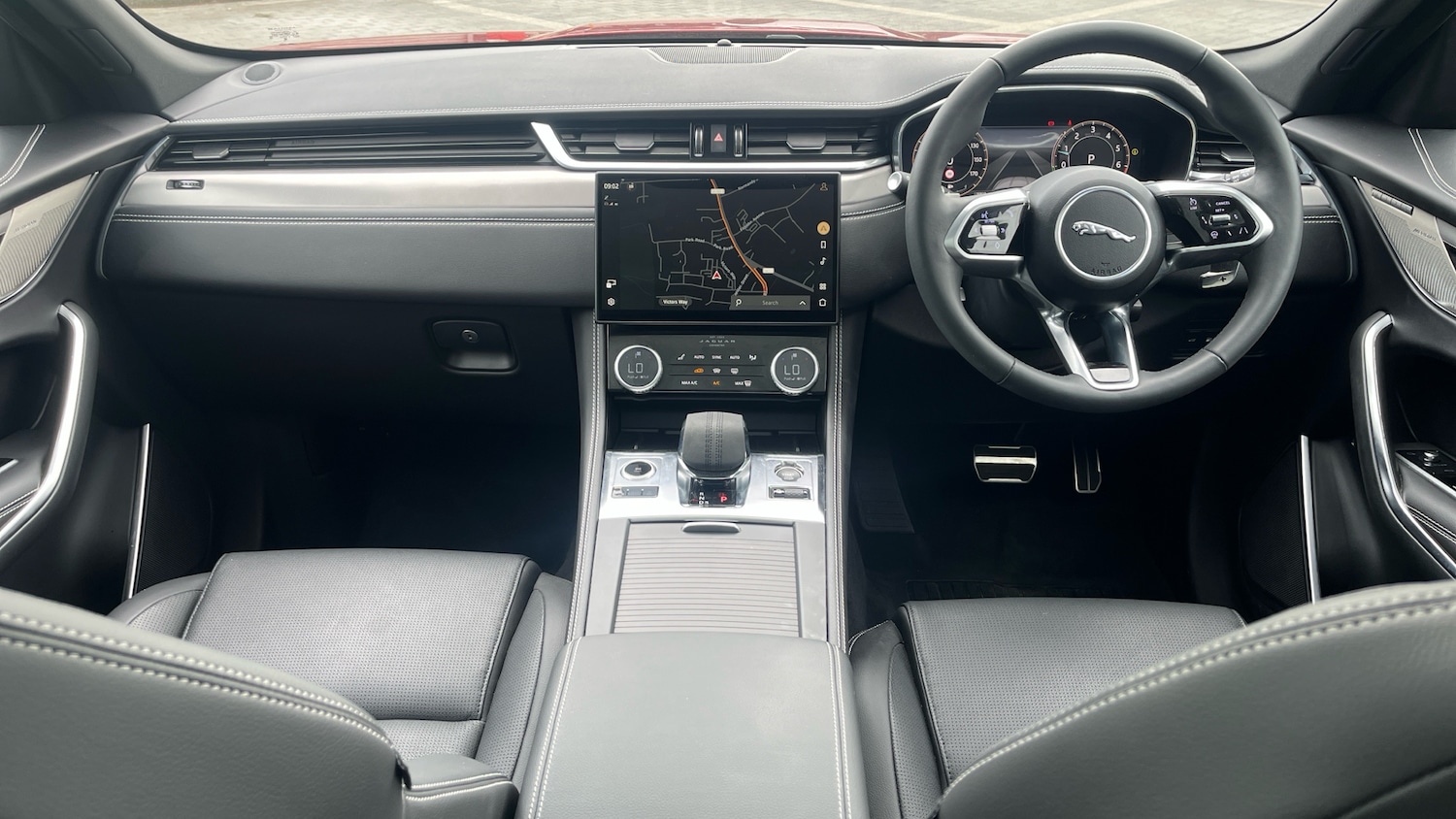 Used Jaguar F-Pace 2023 for sale - 76454977: Photo 9