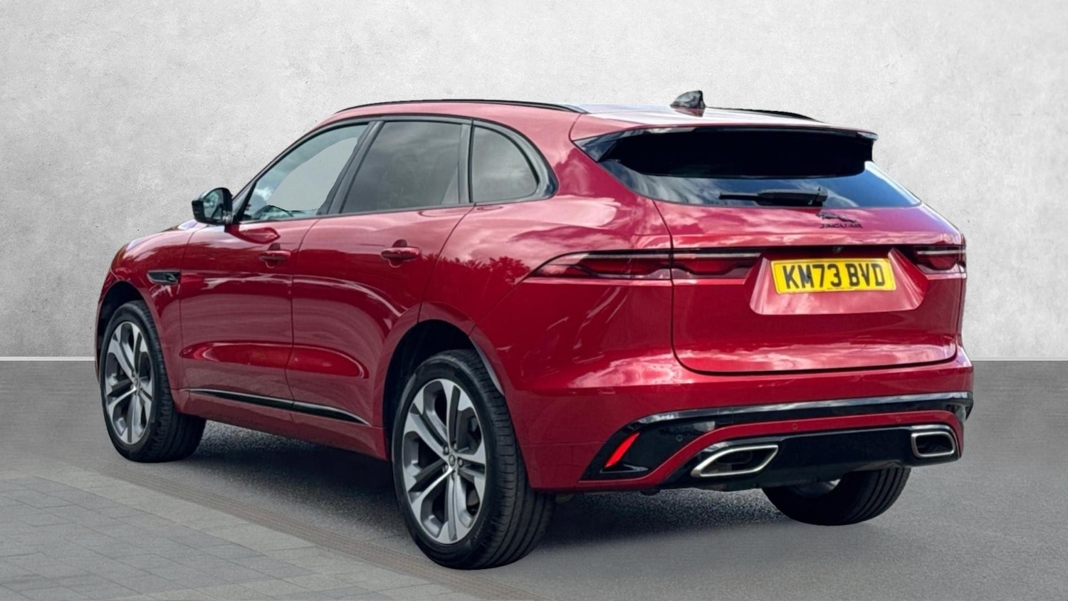 Used Jaguar F-Pace 2023 for sale - 76699585: Photo 2