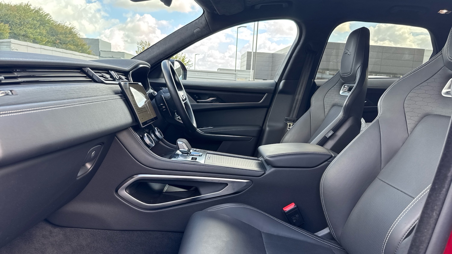 Used Jaguar F-Pace 2023 for sale - 76699585: Photo 3