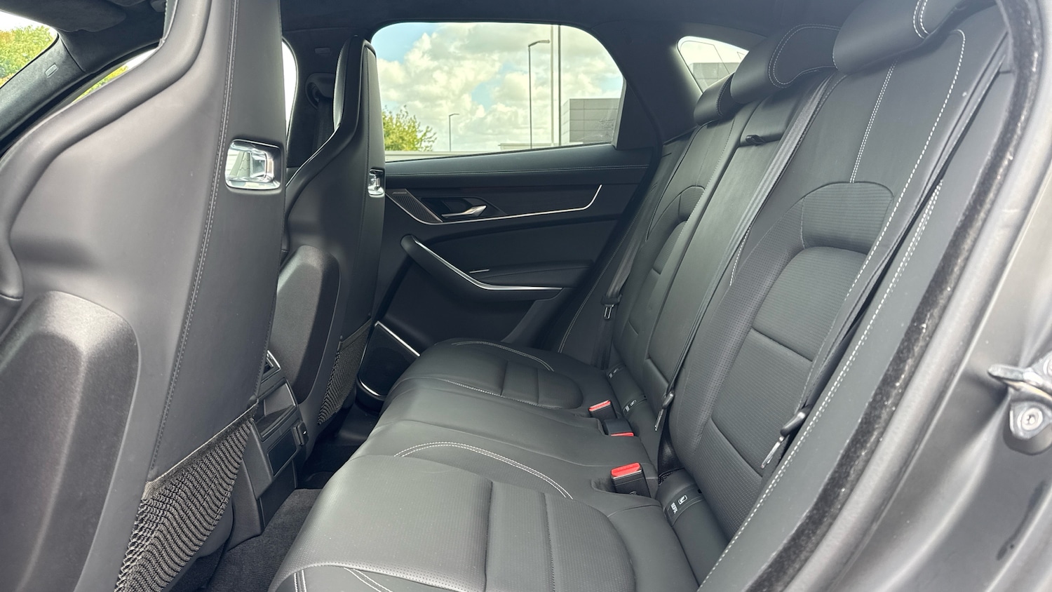 Used Jaguar F-Pace 2023 for sale - 76699585: Photo 4