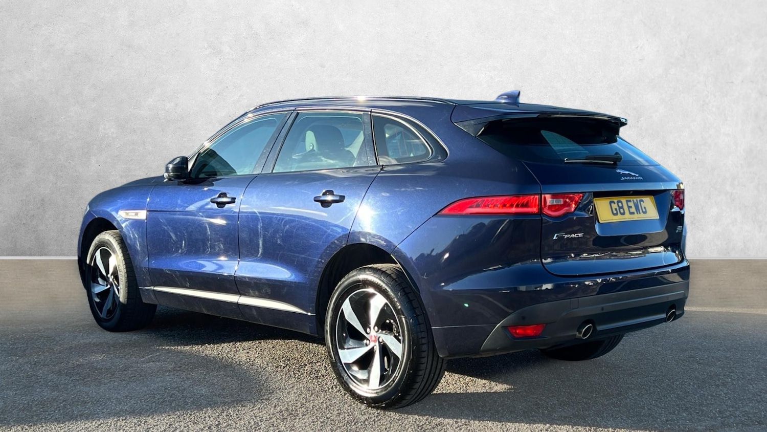 Used Jaguar F-Pace 2019 for sale - 77080826: Photo 2