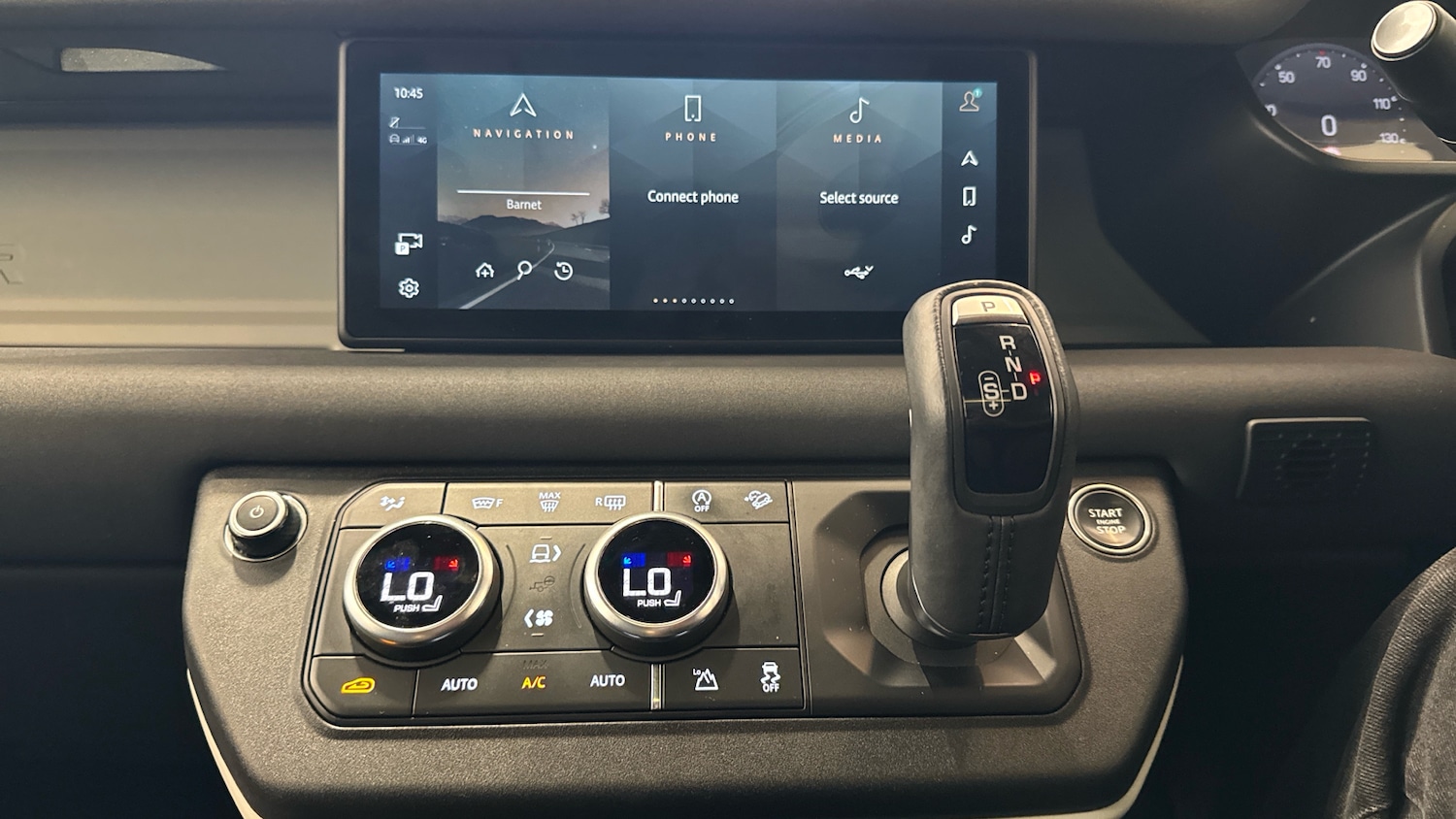 Used Land Rover Defender 2022 for sale - 76699590: Photo 14