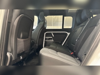 Used Land Rover Defender 2022 for sale - 76699590: Photo