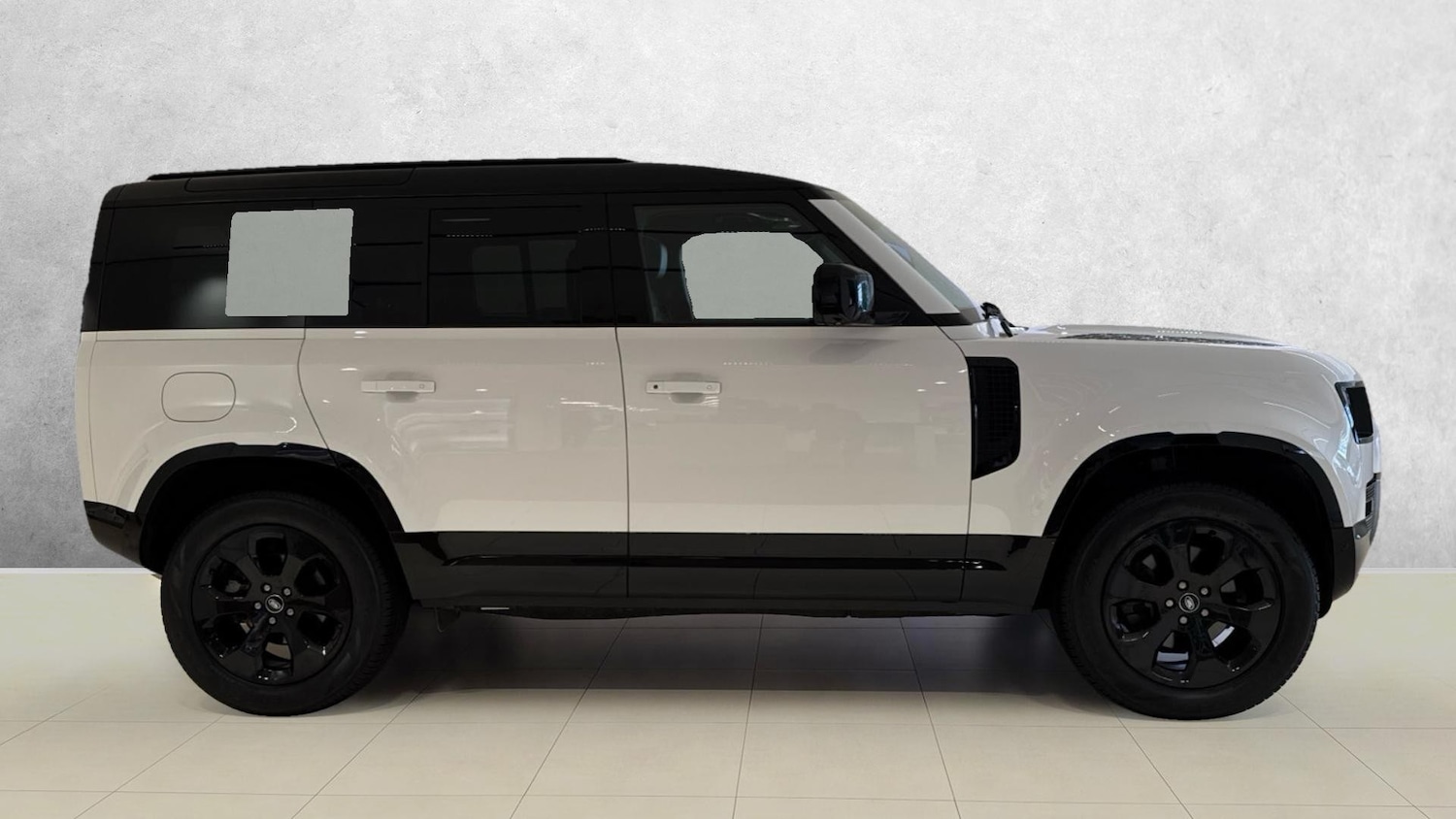 Used Land Rover Defender 2022 for sale - 76699590: Photo 5