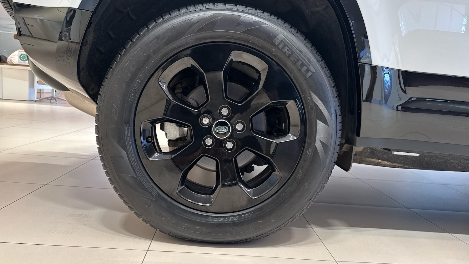 Used Land Rover Defender 2022 for sale - 76699590: Photo 8