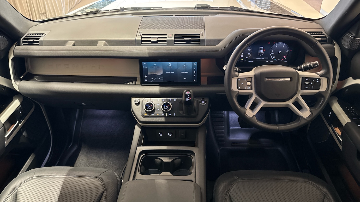 Used Land Rover Defender 2022 for sale - 76699590: Photo 9