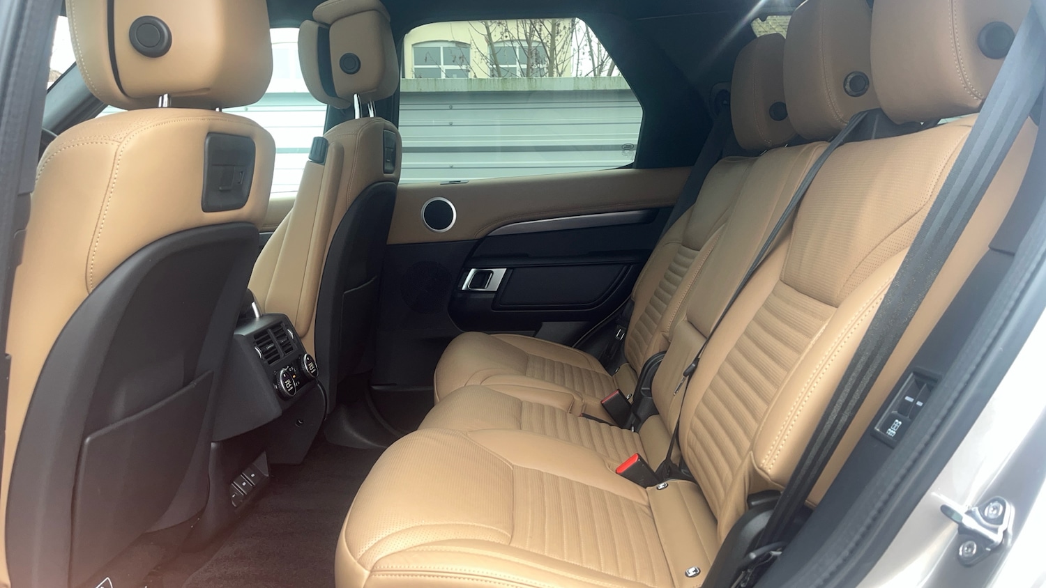 Used Land Rover Discovery 2023 for sale - 77452922: Photo 4