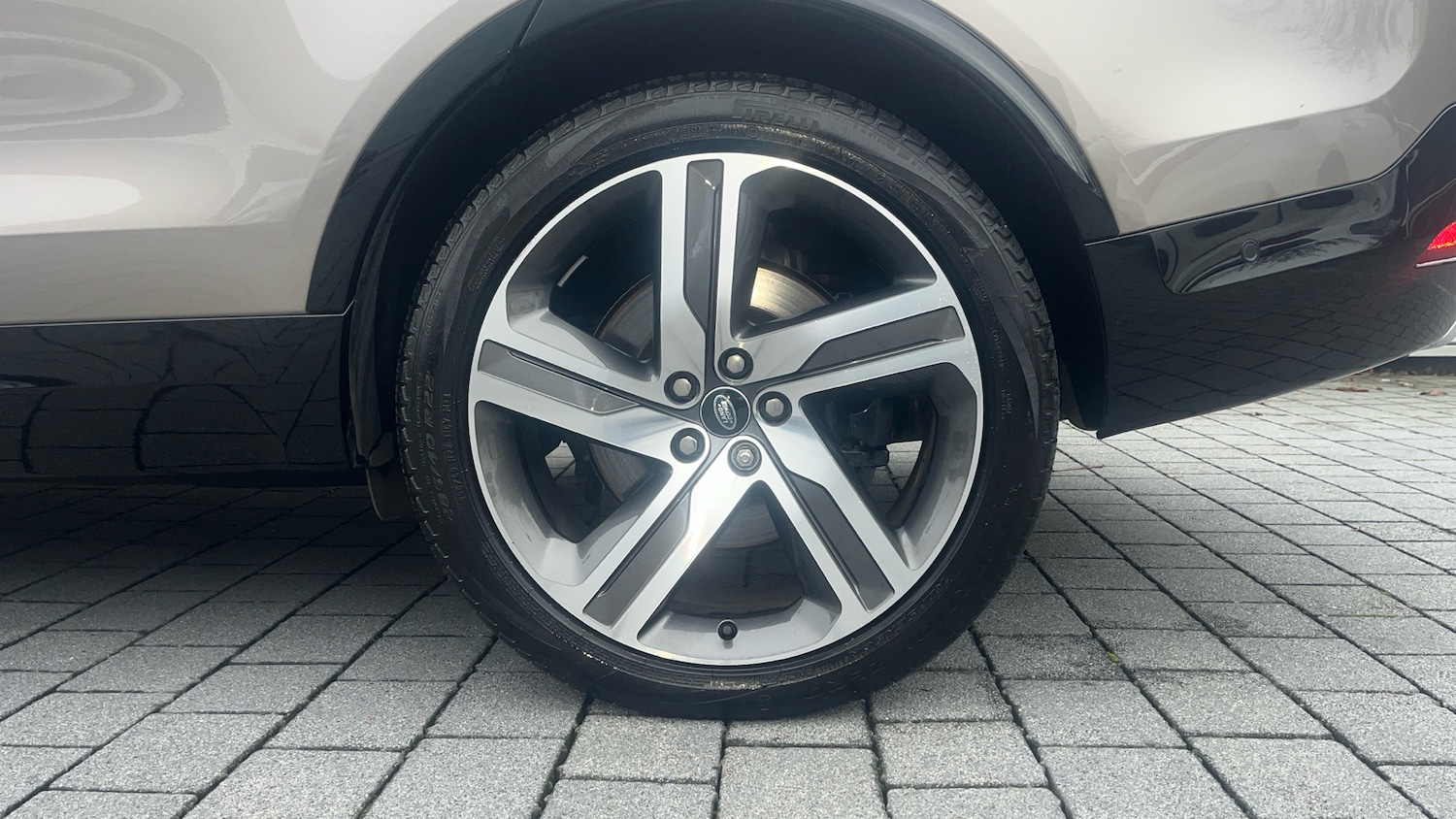 Used Land Rover Discovery 2023 for sale - 77452922: Photo 8