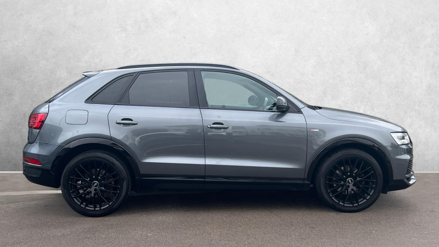 Used Audi Q3 2017 for sale - 76368840: Photo 5