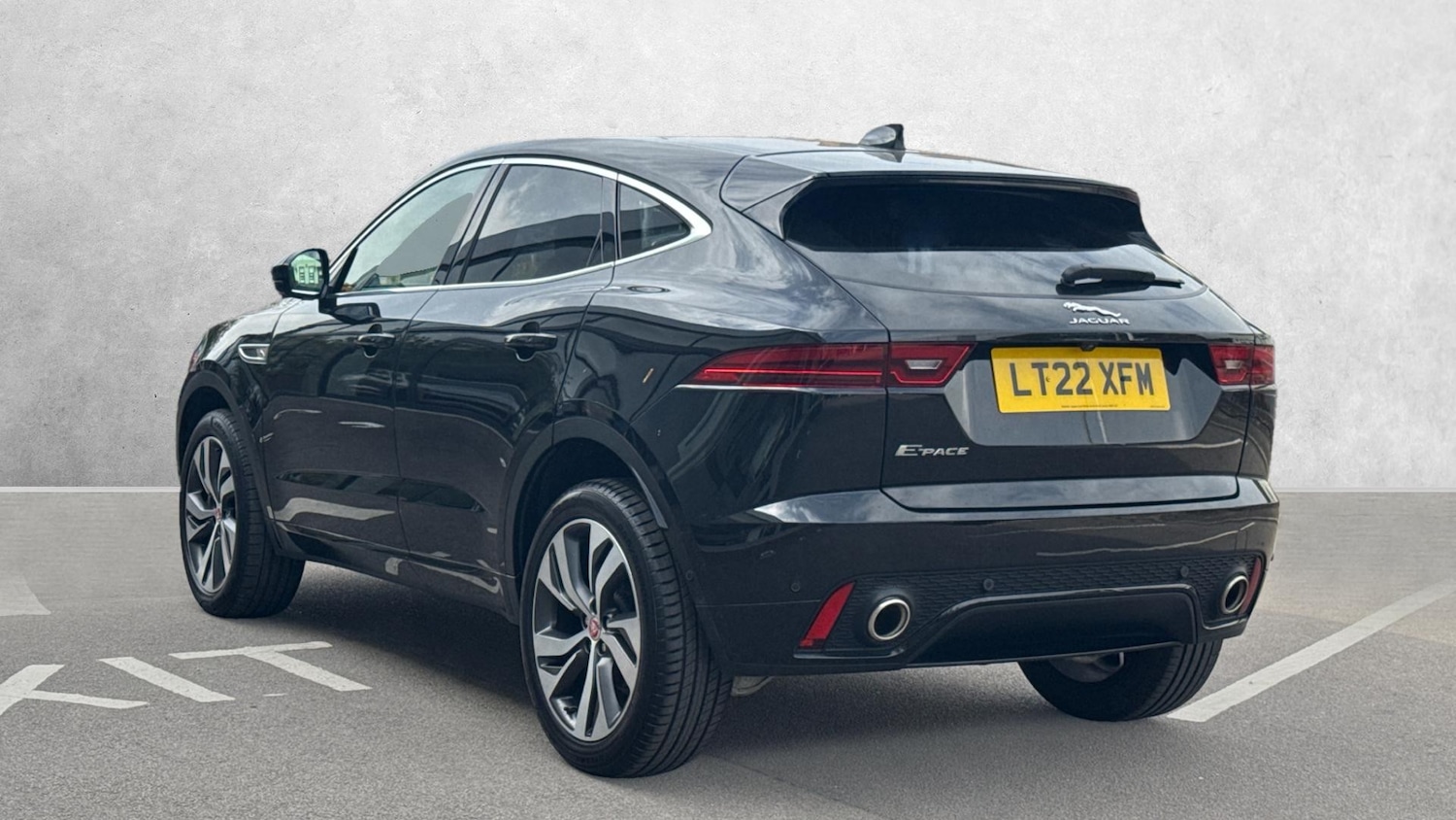 Used Jaguar E-Pace 2022 for sale - 76030177: Photo 2