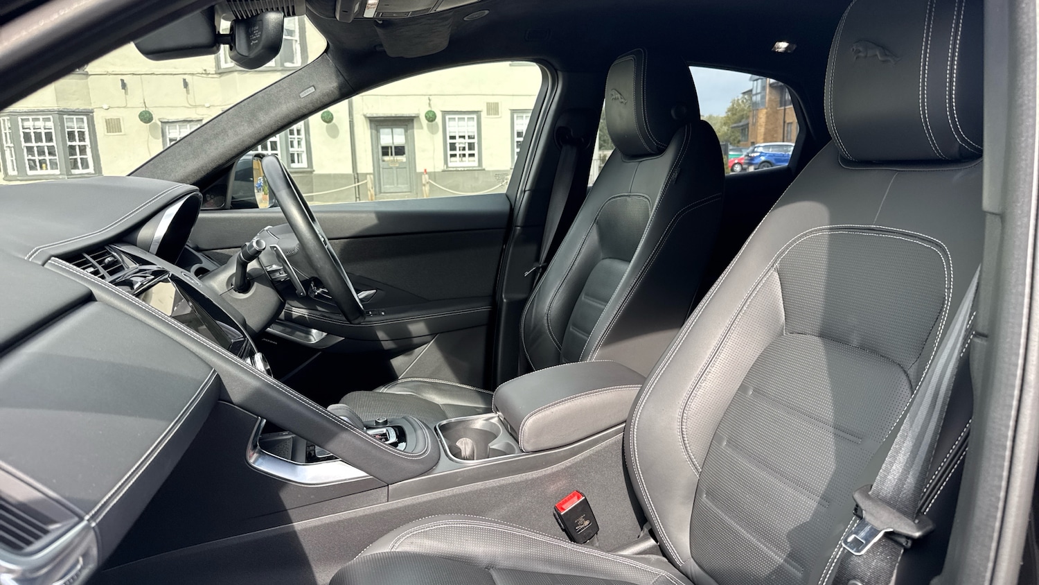 Used Jaguar E-Pace 2022 for sale - 76030177: Photo 3