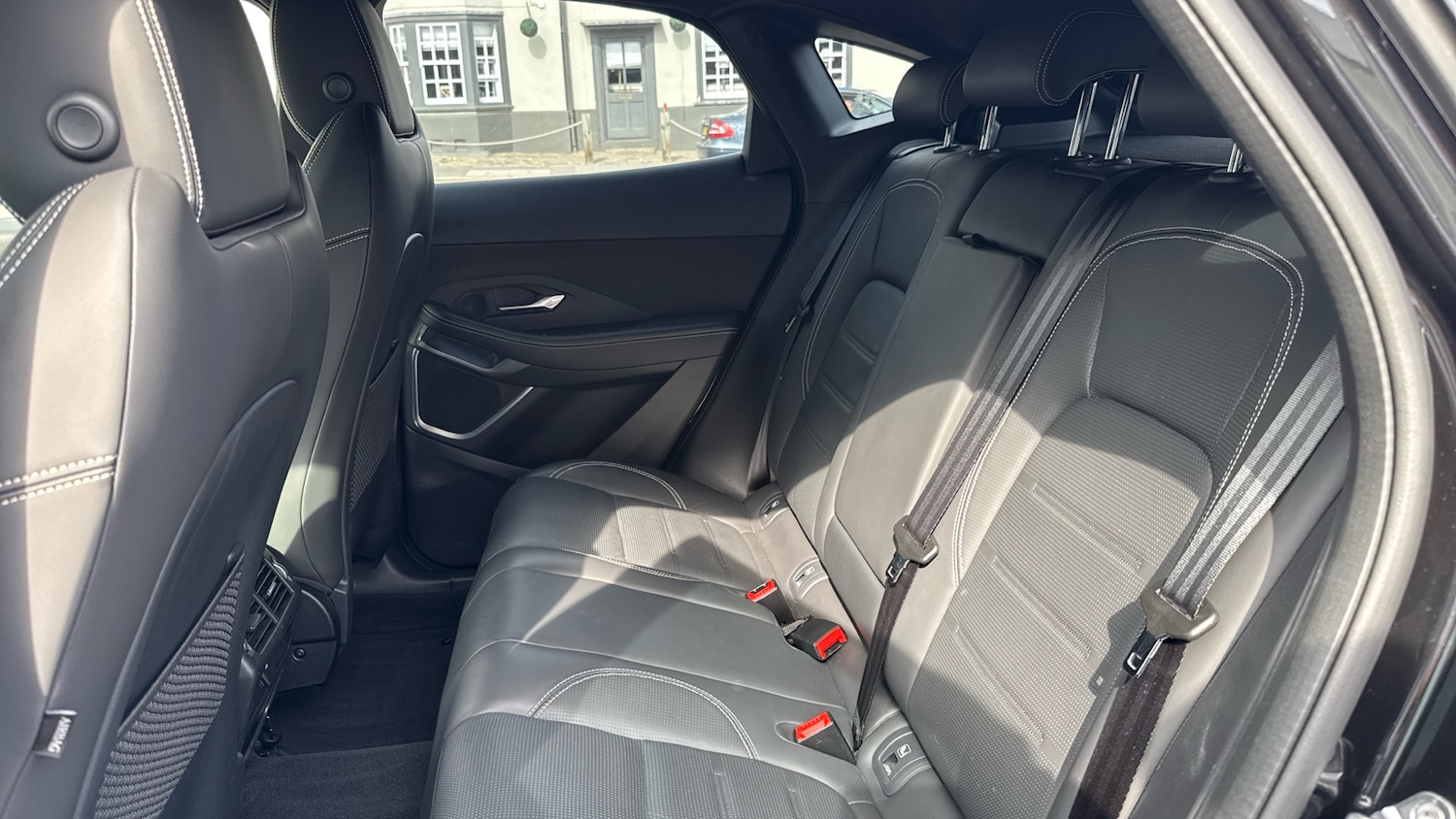 Used Jaguar E-Pace 2022 for sale - 76030177: Photo 4