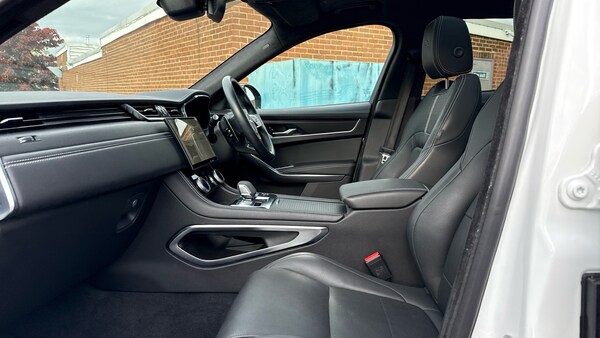 Used Jaguar F-Pace 2023 for sale - 76198032: Photo 3