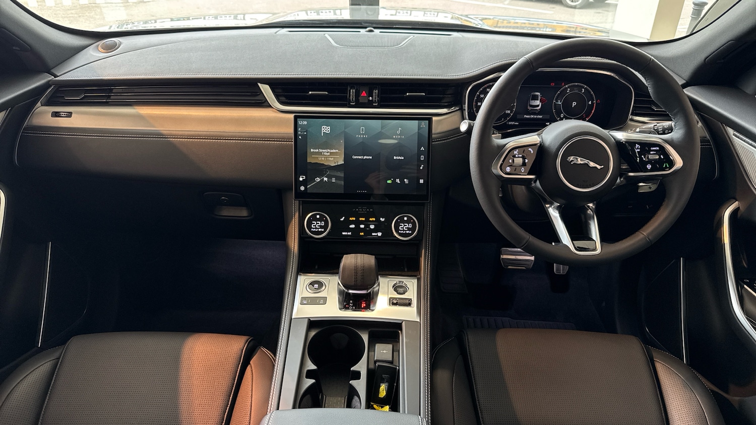 Used Jaguar F-Pace 2023 for sale - 77572529: Photo 9