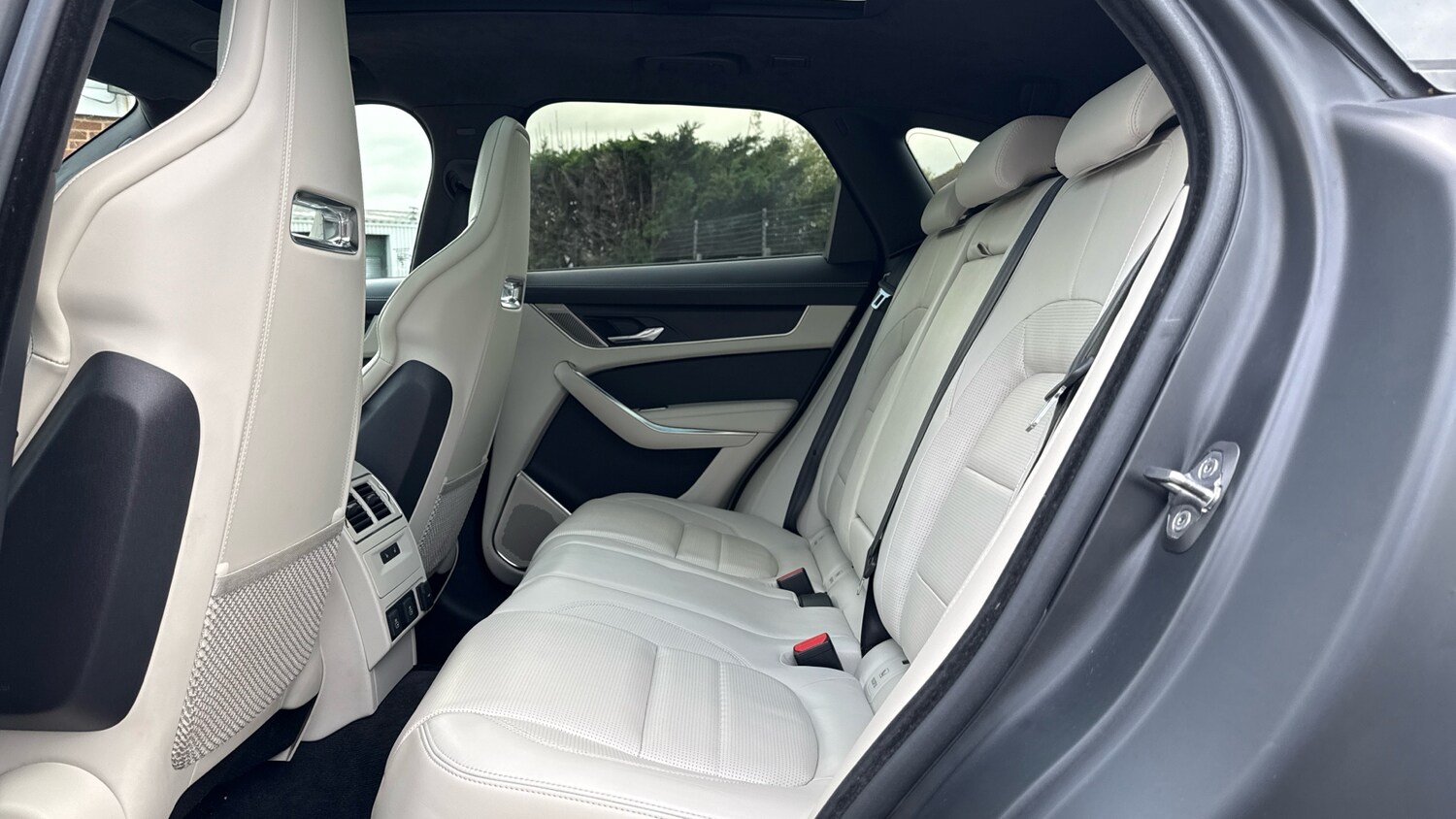 Used Jaguar F-Pace for sale - 76864116: Photo 4