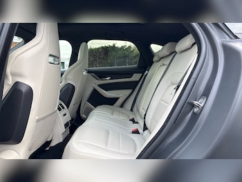 Used Jaguar F-Pace 2024 for sale - 76864116: Photo