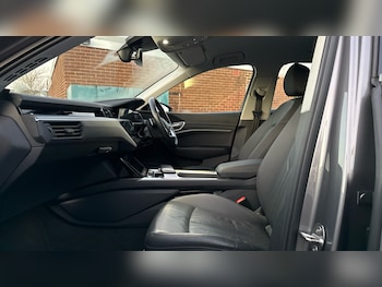 Used Audi e-tron 2021 for sale - 77008001: Photo