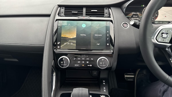 Used Jaguar E-Pace 2024 for sale - 76267631: Photo 24