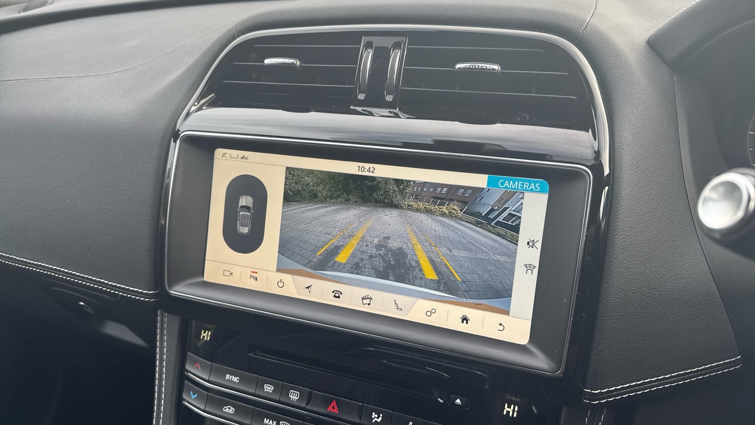 Used Jaguar F-Pace 2020 for sale - 77465912: Photo 12