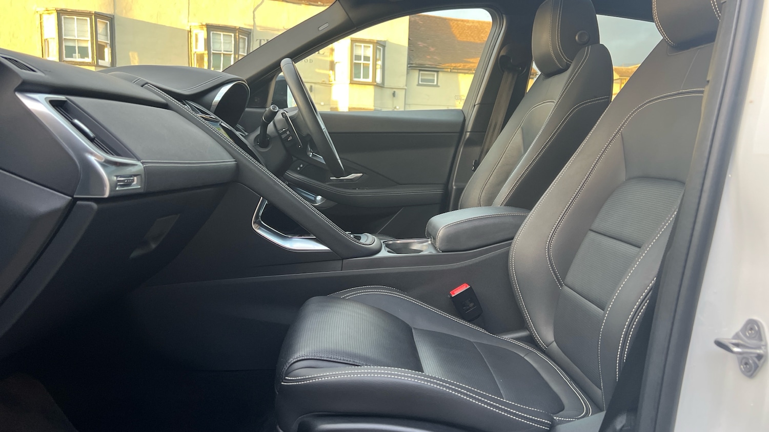 Used Jaguar E-Pace 2023 for sale - 76618462: Photo 3