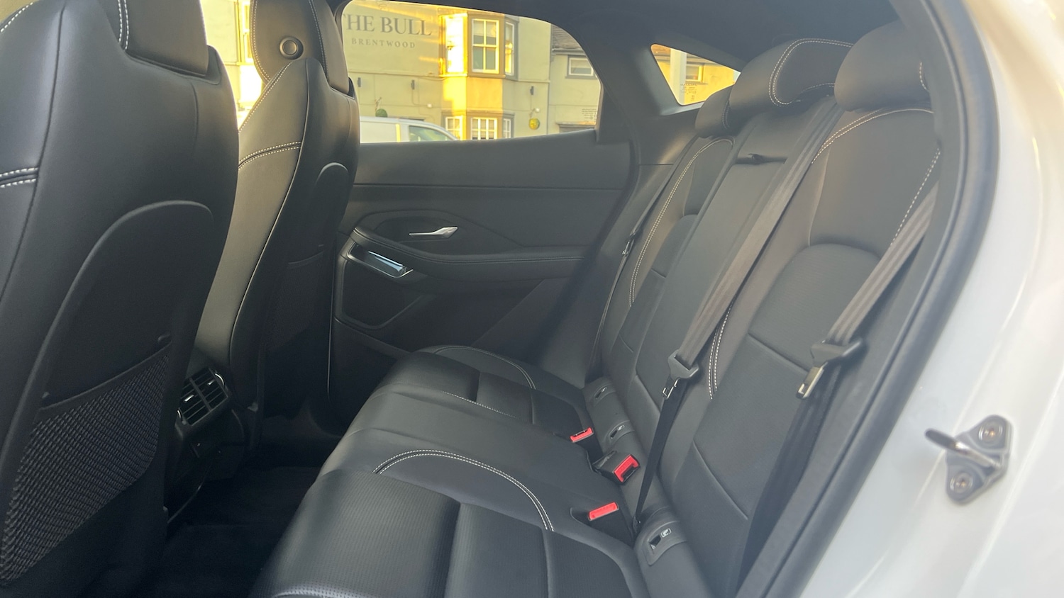 Used Jaguar E-Pace 2023 for sale - 76618462: Photo 4