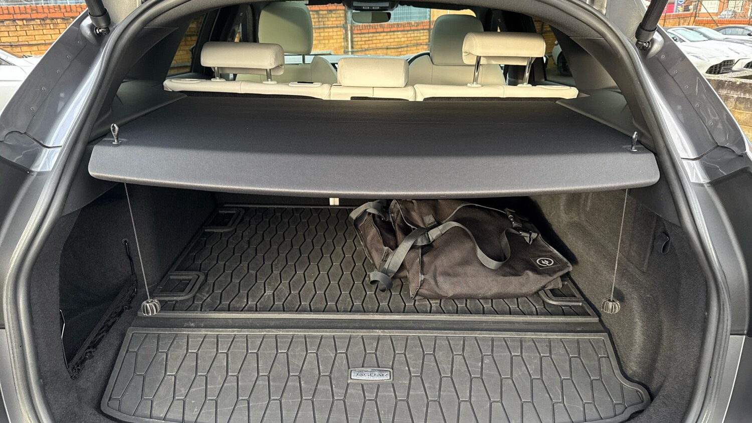 Used Jaguar F-Pace 2023 for sale - 76536409: Photo 10