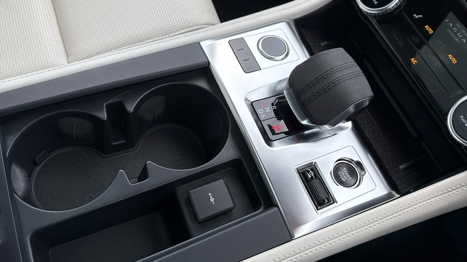 Used Jaguar F-Pace 2023 for sale - 76536409: Photo 13