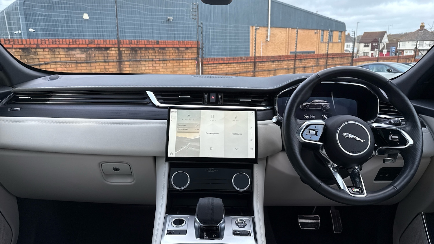 Used Jaguar F-Pace 2023 for sale - 76536409: Photo 9