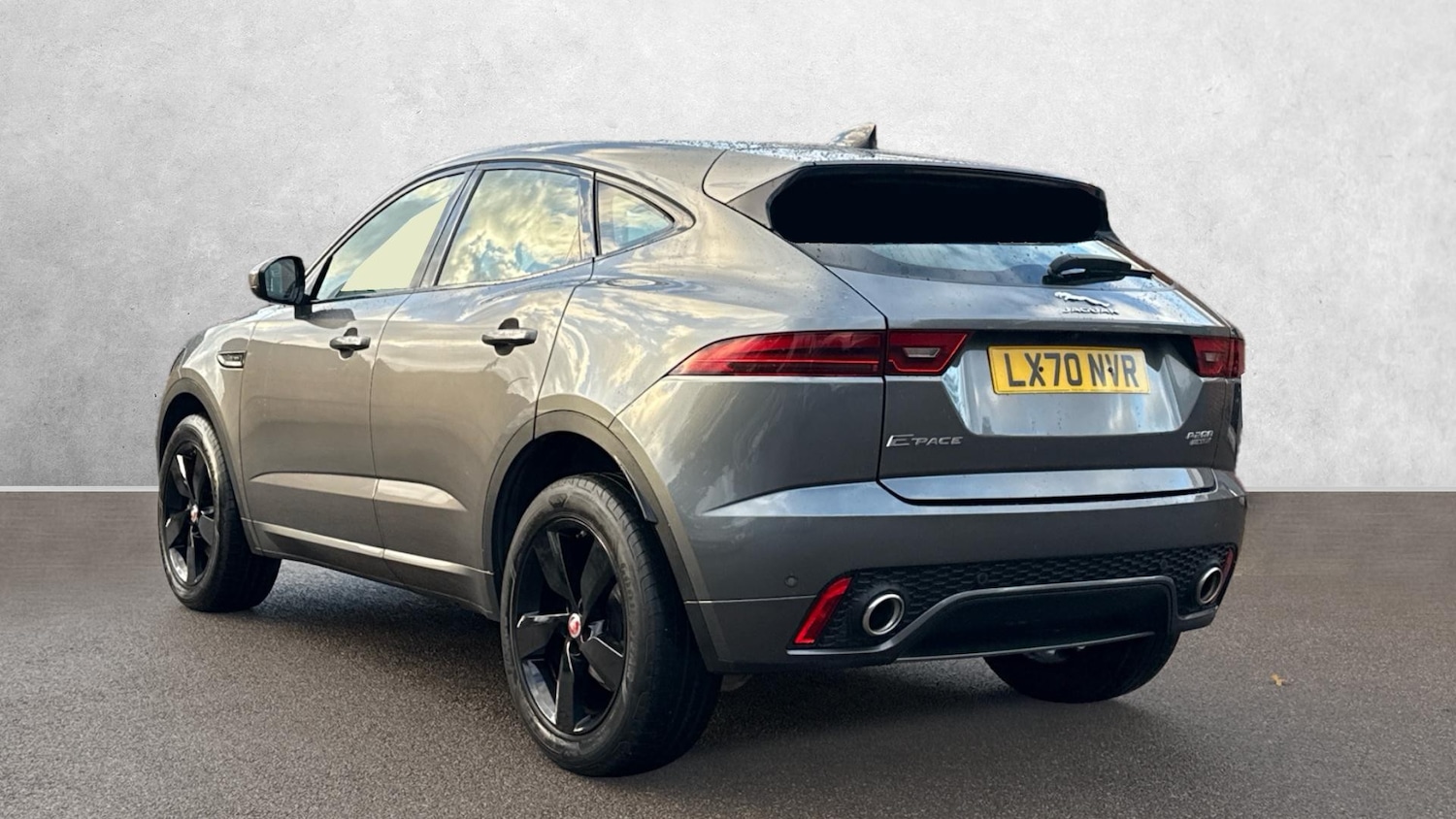 Used Jaguar E-Pace 2020 for sale - 76627656: Photo 2