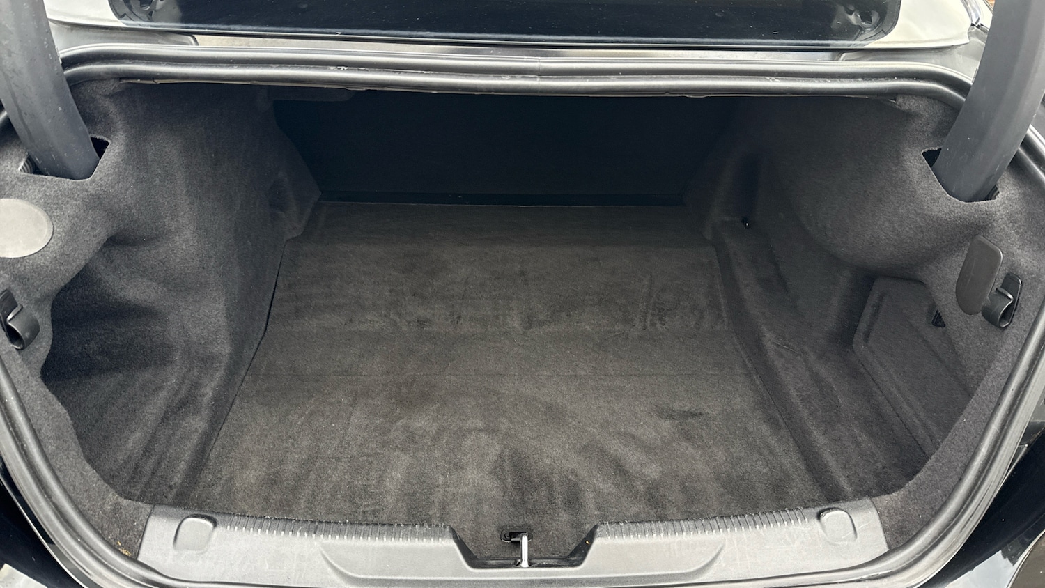 Used Jaguar XE 2019 for sale - 76687035: Photo 10