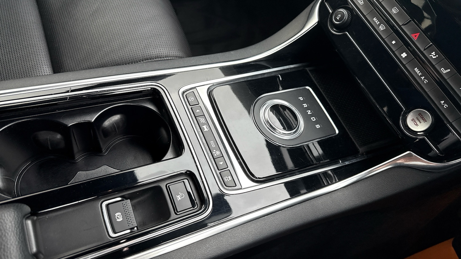 Used Jaguar XE 2019 for sale - 76687035: Photo 13