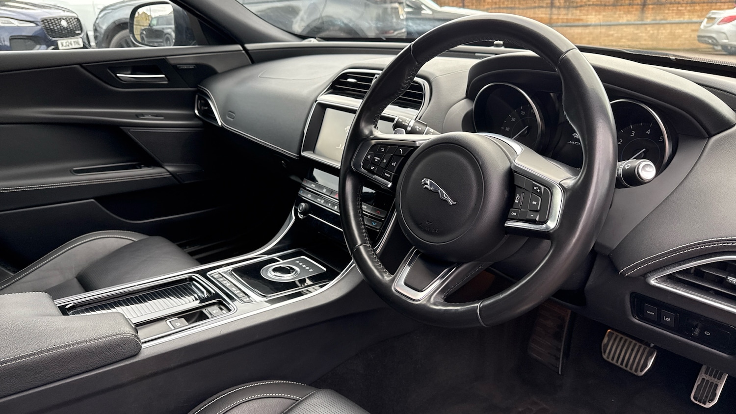 Used Jaguar XE 2019 for sale - 76687035: Photo 22