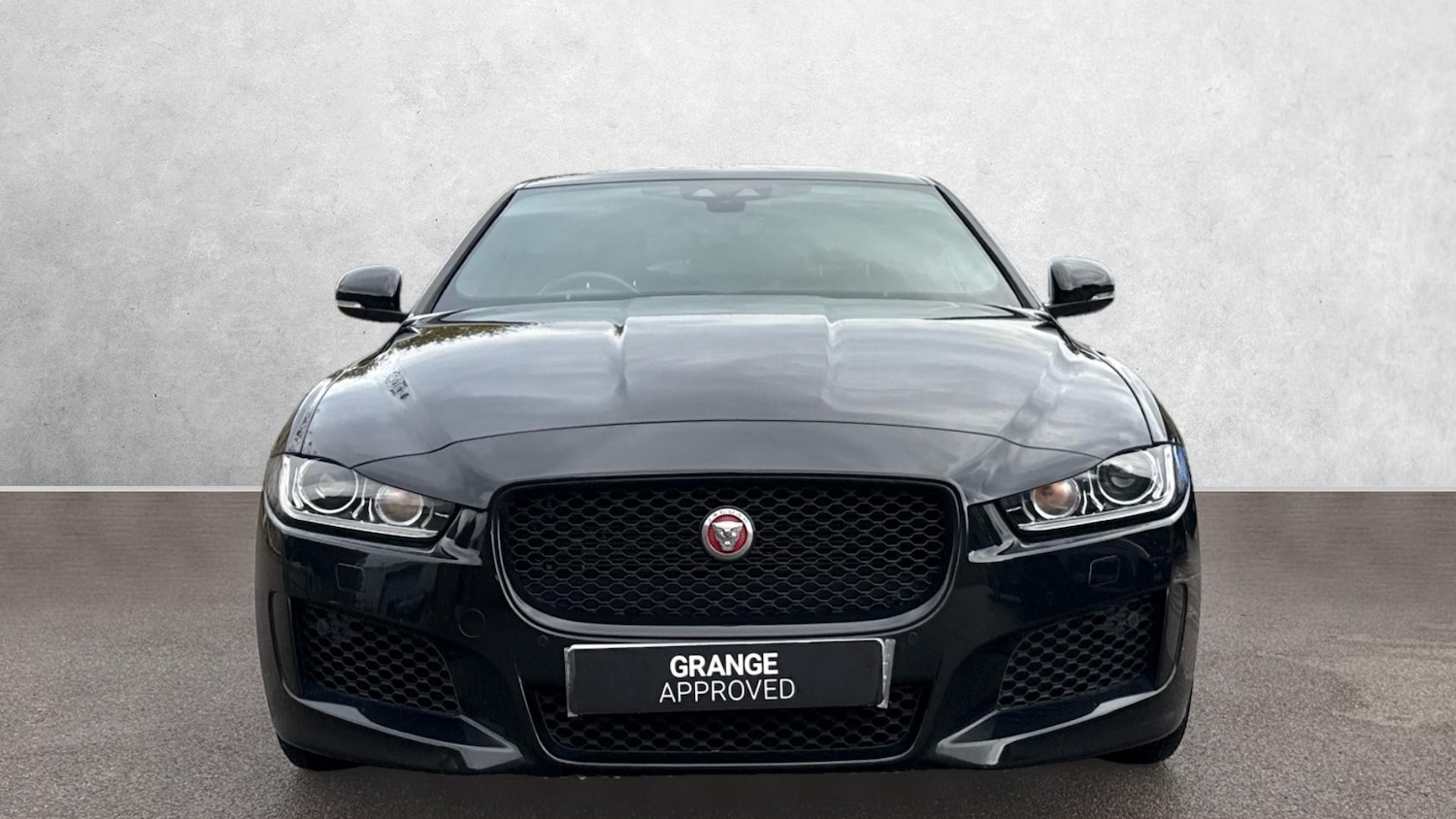 Used Jaguar XE 2019 for sale - 76687035: Photo 7