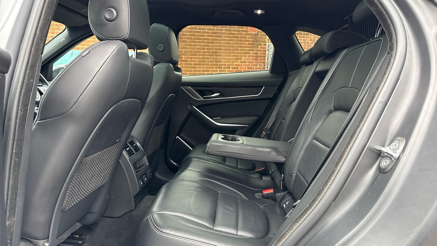 Used Jaguar F-Pace 2022 for sale - 76281308: Photo 4