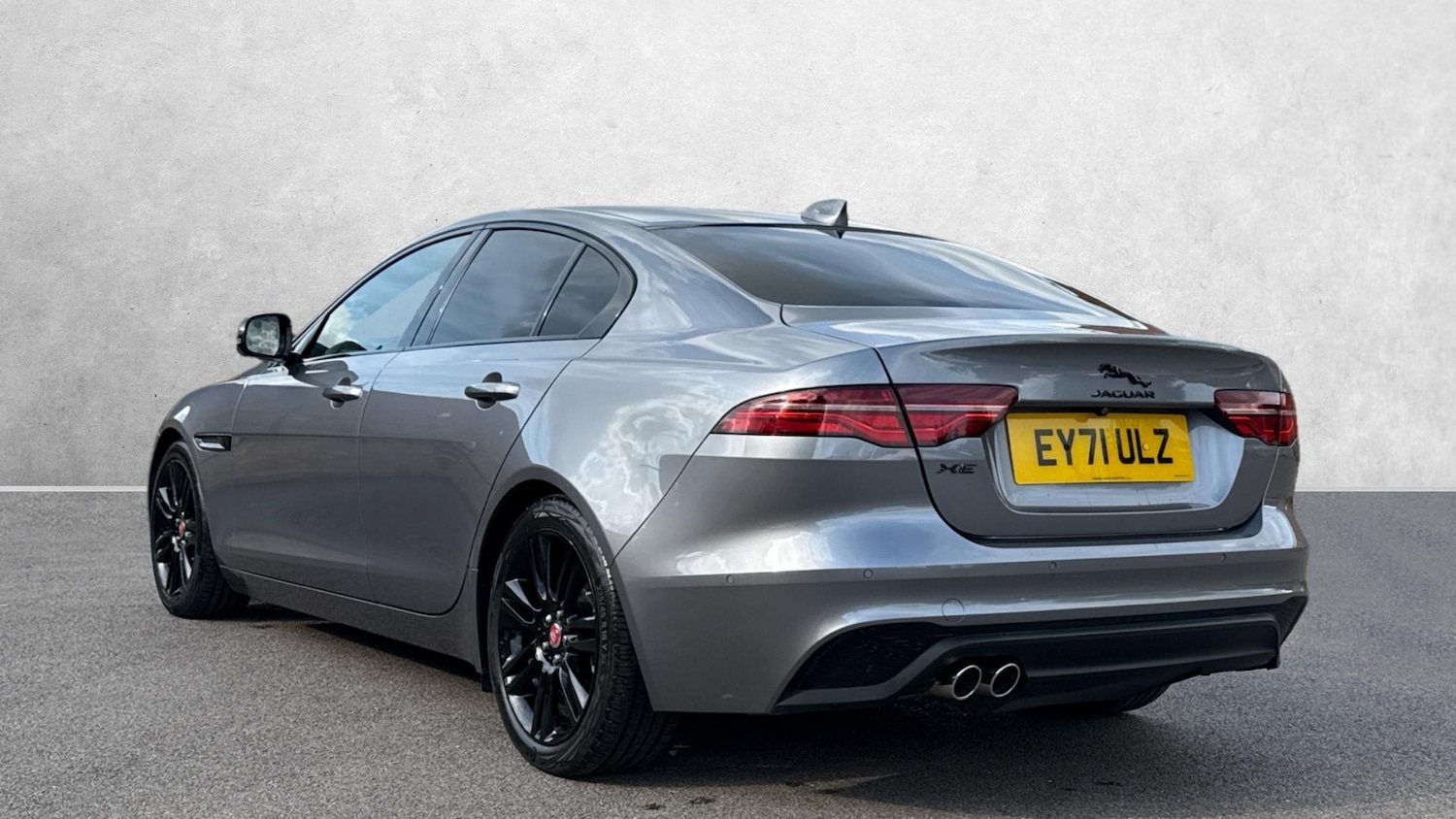 Used Jaguar XE 2021 for sale - 76119575: Photo 2