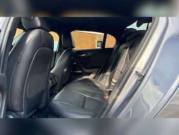 Used Jaguar XE 2021 for sale - 76119575: Photo