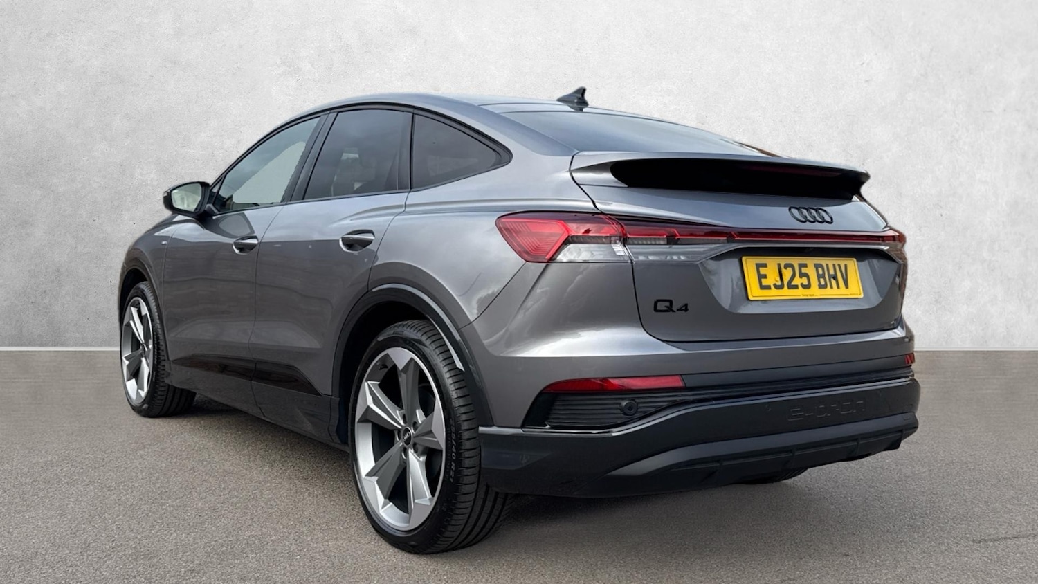 Used Audi Q4 e-tron 2025 for sale - 76267627: Photo 2