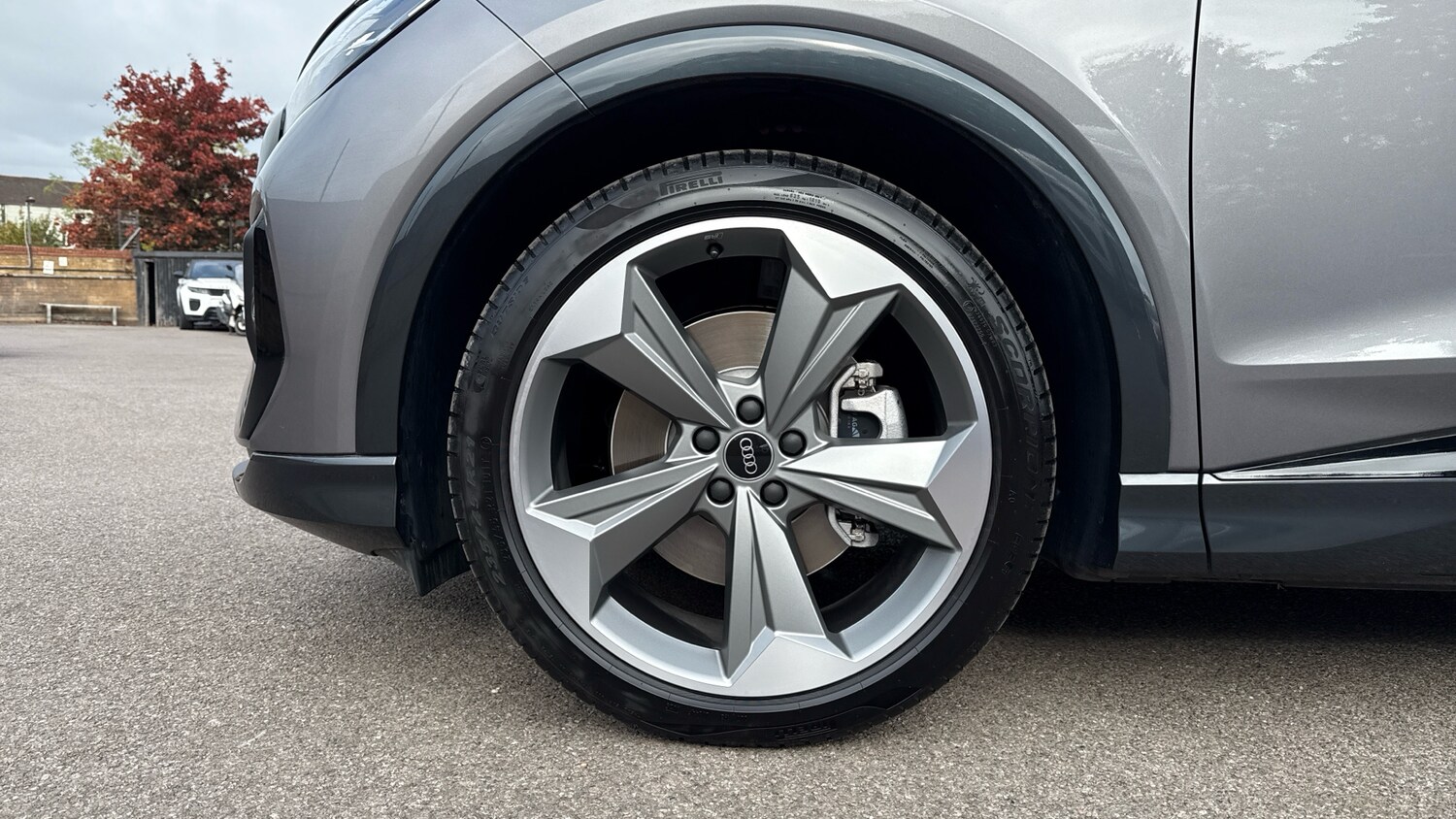 Used Audi Q4 e-tron 2025 for sale - 76267627: Photo 25